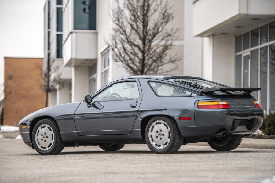  Porsche 928 S4 1988 года  (фото 16 из 70)